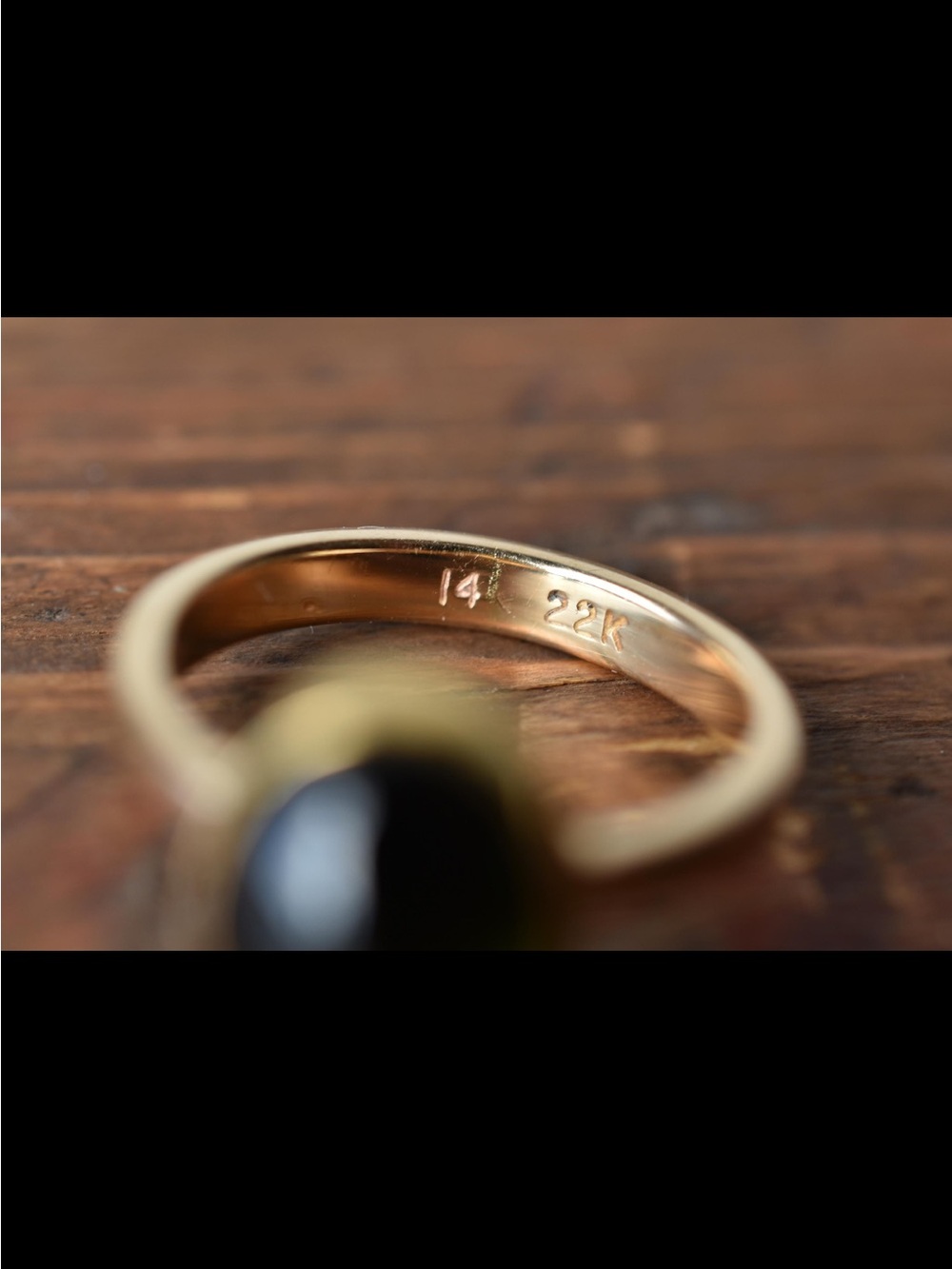 22k Gold Bezel Set Green Tourmaline on a 14k Gold Band Ring Size 5.75 Estate - Picture 7 of 11